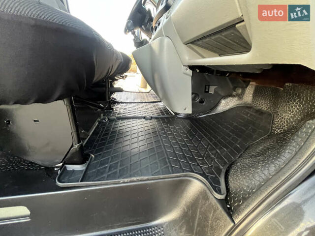 Черный Ниссан Примастар, объемом двигателя 2 л и пробегом 200 тыс. км за 9799 $, фото 112 на Automoto.ua