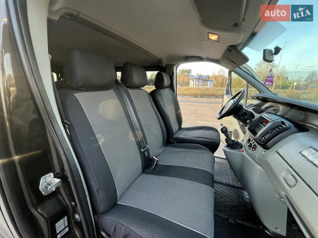 Черный Ниссан Примастар, объемом двигателя 2 л и пробегом 200 тыс. км за 9799 $, фото 109 на Automoto.ua