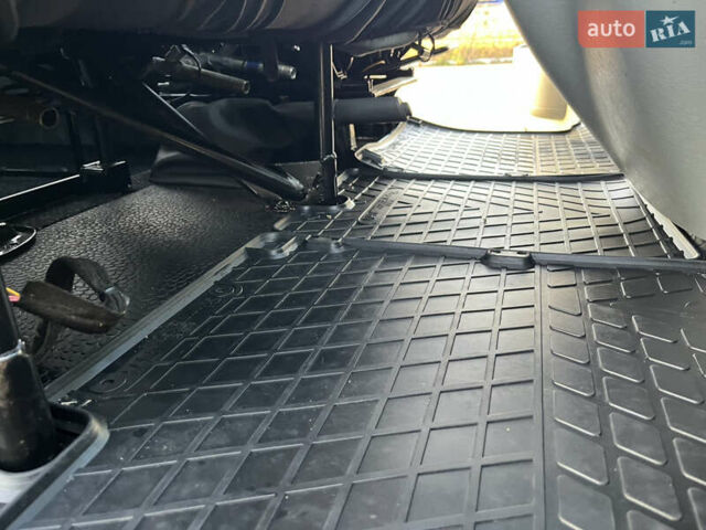 Черный Ниссан Примастар, объемом двигателя 2 л и пробегом 200 тыс. км за 9799 $, фото 111 на Automoto.ua