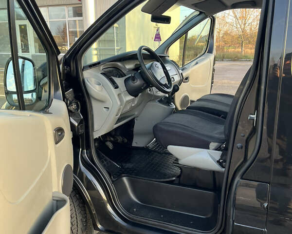 Черный Ниссан Примастар, объемом двигателя 2 л и пробегом 200 тыс. км за 9799 $, фото 134 на Automoto.ua