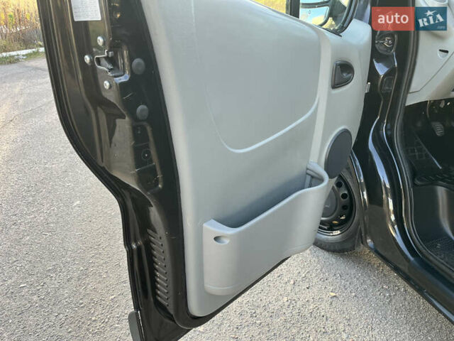 Черный Ниссан Примастар, объемом двигателя 2 л и пробегом 200 тыс. км за 9799 $, фото 82 на Automoto.ua