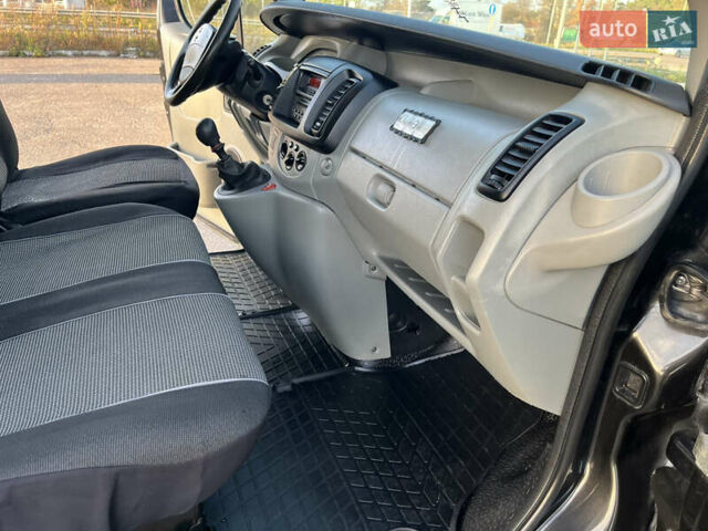 Черный Ниссан Примастар, объемом двигателя 2 л и пробегом 200 тыс. км за 9799 $, фото 113 на Automoto.ua