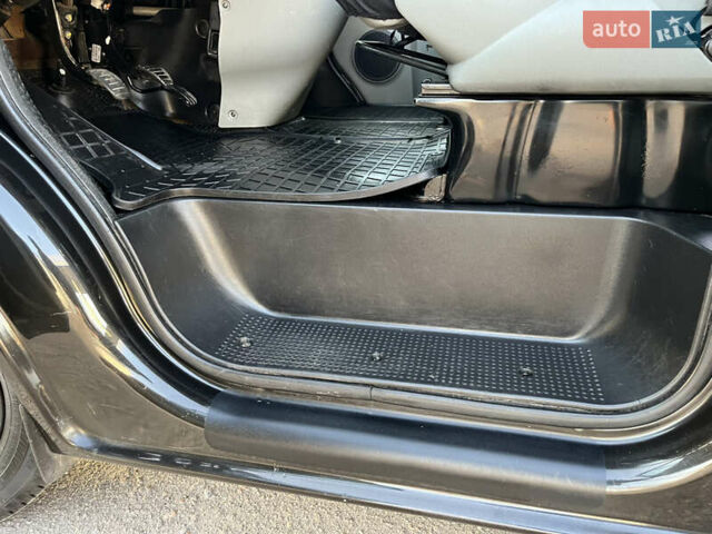 Черный Ниссан Примастар, объемом двигателя 2 л и пробегом 200 тыс. км за 9799 $, фото 88 на Automoto.ua