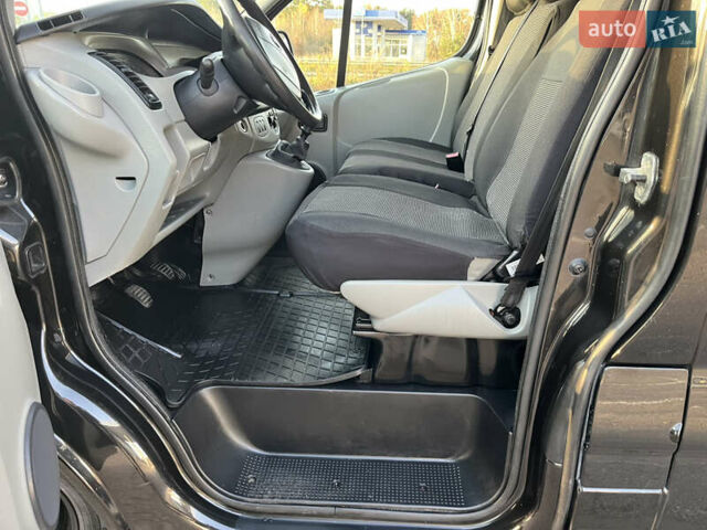 Черный Ниссан Примастар, объемом двигателя 2 л и пробегом 200 тыс. км за 9799 $, фото 84 на Automoto.ua