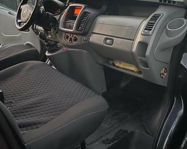 Черный Ниссан Примастар, объемом двигателя 2 л и пробегом 299 тыс. км за 14000 $, фото 8 на Automoto.ua