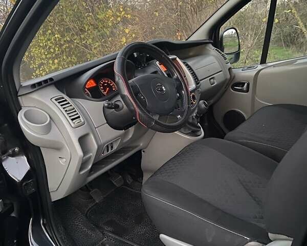 Черный Ниссан Примастар, объемом двигателя 2 л и пробегом 299 тыс. км за 14000 $, фото 7 на Automoto.ua