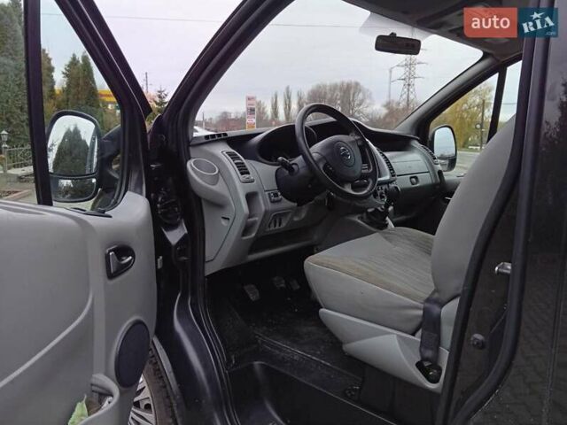 Черный Ниссан Примастар, объемом двигателя 2 л и пробегом 211 тыс. км за 14800 $, фото 4 на Automoto.ua