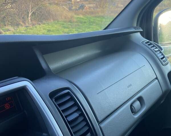 Черный Ниссан Примастар, объемом двигателя 2 л и пробегом 299 тыс. км за 14000 $, фото 2 на Automoto.ua