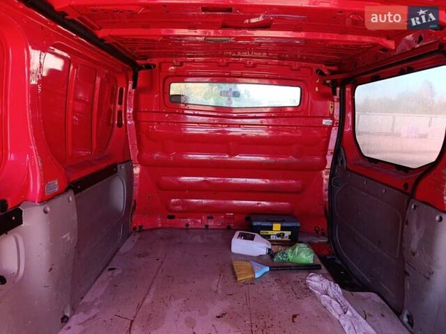 Красный Ниссан Примастар, объемом двигателя 2 л и пробегом 413 тыс. км за 6999 $, фото 6 на Automoto.ua