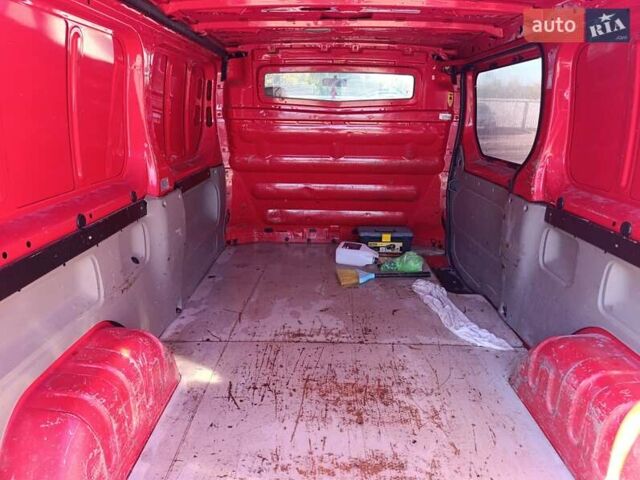 Красный Ниссан Примастар, объемом двигателя 2 л и пробегом 413 тыс. км за 6999 $, фото 3 на Automoto.ua