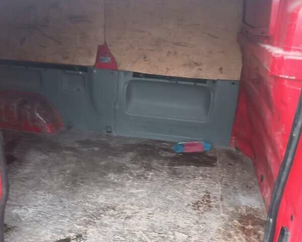 Красный Ниссан Примастар, объемом двигателя 2 л и пробегом 240 тыс. км за 7800 $, фото 6 на Automoto.ua