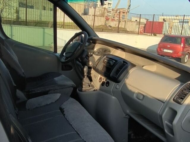 Сірий Ніссан Прімастар, об'ємом двигуна 2 л та пробігом 400 тис. км за 4931 $, фото 3 на Automoto.ua