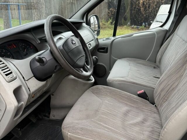 Сірий Ніссан Прімастар, об'ємом двигуна 2 л та пробігом 240 тис. км за 5000 $, фото 8 на Automoto.ua