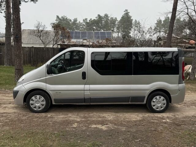 Сірий Ніссан Прімастар, об'ємом двигуна 2 л та пробігом 240 тис. км за 5000 $, фото 1 на Automoto.ua