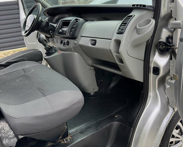 Серый Ниссан Примастар, объемом двигателя 1.9 л и пробегом 425 тыс. км за 6350 $, фото 20 на Automoto.ua