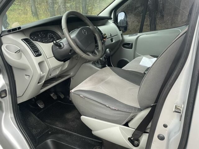 Серый Ниссан Примастар, объемом двигателя 2.5 л и пробегом 345 тыс. км за 7000 $, фото 4 на Automoto.ua