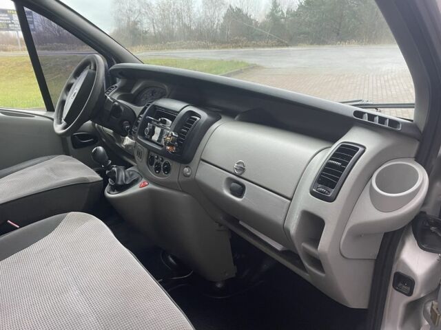 Серый Ниссан Примастар, объемом двигателя 2.5 л и пробегом 345 тыс. км за 7000 $, фото 5 на Automoto.ua