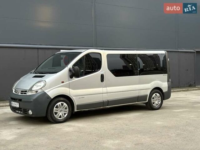 Серый Ниссан Примастар, объемом двигателя 2.5 л и пробегом 285 тыс. км за 7350 $, фото 3 на Automoto.ua