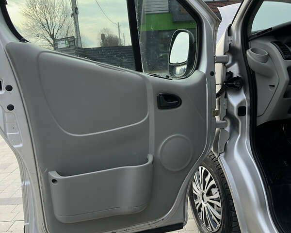 Серый Ниссан Примастар, объемом двигателя 1.9 л и пробегом 425 тыс. км за 6350 $, фото 17 на Automoto.ua