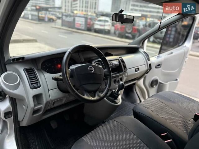 Серый Ниссан Примастар, объемом двигателя 2.5 л и пробегом 285 тыс. км за 7350 $, фото 16 на Automoto.ua