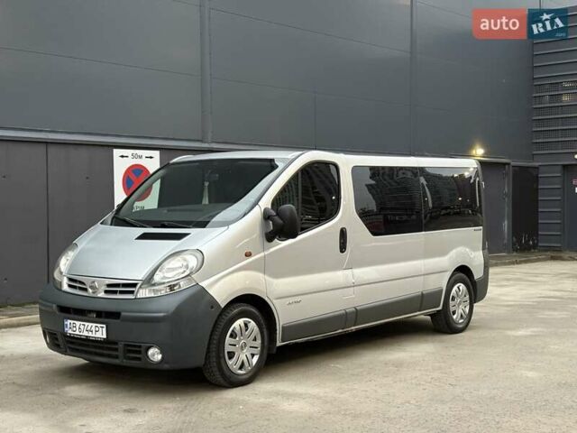 Серый Ниссан Примастар, объемом двигателя 2.5 л и пробегом 285 тыс. км за 7350 $, фото 5 на Automoto.ua