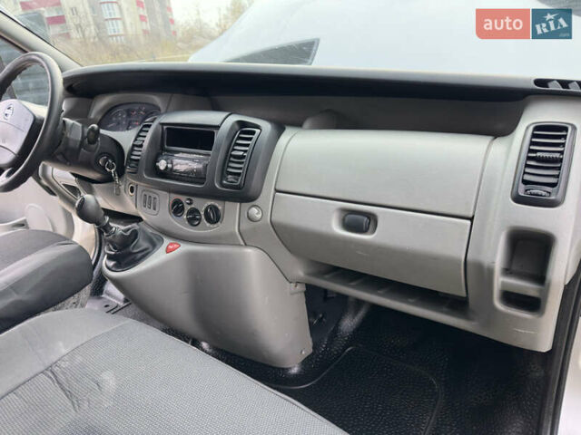 Серый Ниссан Примастар, объемом двигателя 1.9 л и пробегом 425 тыс. км за 6350 $, фото 19 на Automoto.ua