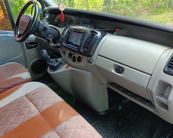 Серый Ниссан Примастар, объемом двигателя 2.46 л и пробегом 340 тыс. км за 7300 $, фото 6 на Automoto.ua