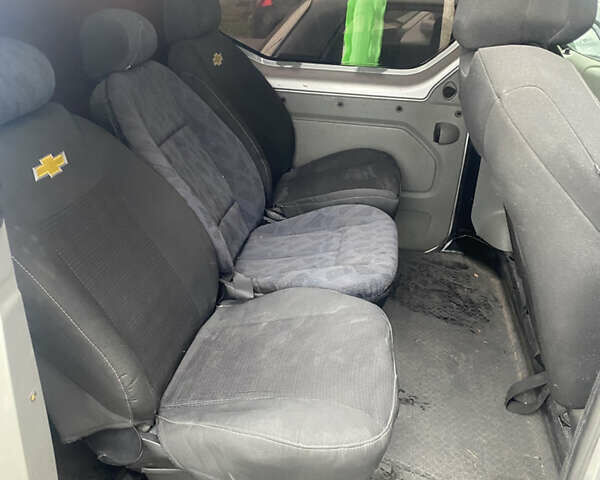 Серый Ниссан Примастар, объемом двигателя 1.89 л и пробегом 370 тыс. км за 5500 $, фото 3 на Automoto.ua