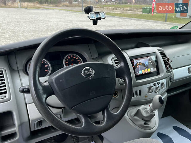 Серый Ниссан Примастар, объемом двигателя 2.5 л и пробегом 237 тыс. км за 9700 $, фото 29 на Automoto.ua