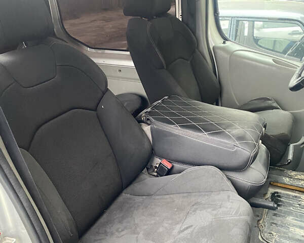 Серый Ниссан Примастар, объемом двигателя 1.89 л и пробегом 370 тыс. км за 5500 $, фото 5 на Automoto.ua