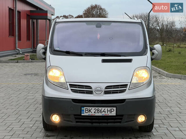 Серый Ниссан Примастар, объемом двигателя 2.5 л и пробегом 237 тыс. км за 9700 $, фото 18 на Automoto.ua