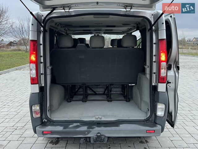 Серый Ниссан Примастар, объемом двигателя 2.5 л и пробегом 237 тыс. км за 9700 $, фото 55 на Automoto.ua