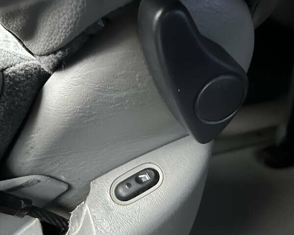 Серый Ниссан Примастар, объемом двигателя 2.5 л и пробегом 237 тыс. км за 9700 $, фото 27 на Automoto.ua