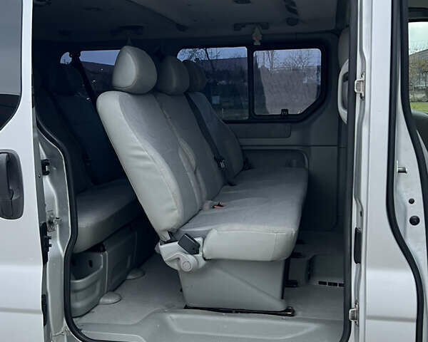 Серый Ниссан Примастар, объемом двигателя 2.5 л и пробегом 237 тыс. км за 9700 $, фото 43 на Automoto.ua