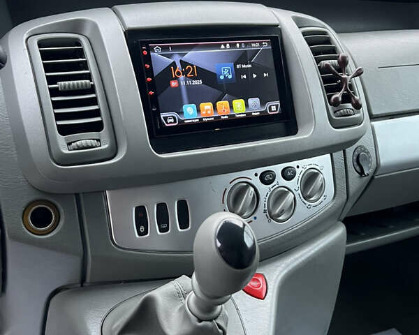 Серый Ниссан Примастар, объемом двигателя 2.5 л и пробегом 237 тыс. км за 9700 $, фото 28 на Automoto.ua