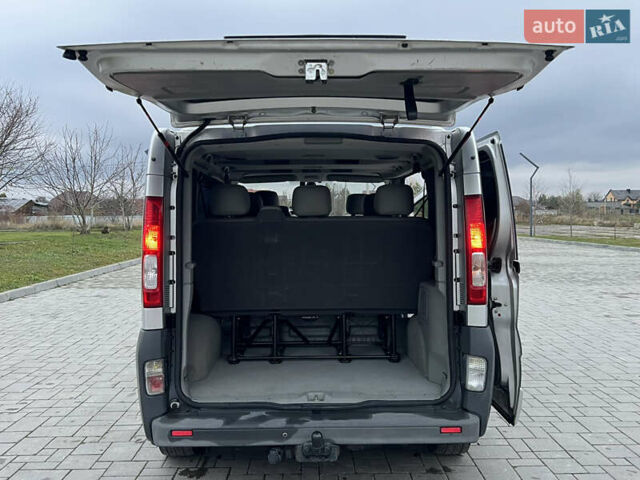 Серый Ниссан Примастар, объемом двигателя 2.5 л и пробегом 237 тыс. км за 9700 $, фото 54 на Automoto.ua