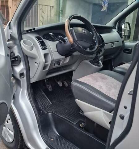 Серый Ниссан Примастар, объемом двигателя 2 л и пробегом 293 тыс. км за 9800 $, фото 7 на Automoto.ua