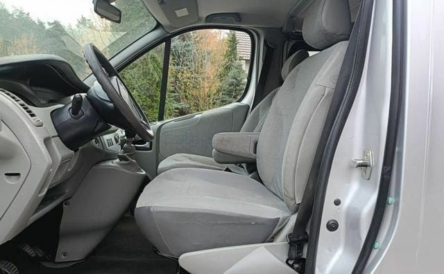 Серый Ниссан Примастар, объемом двигателя 2.5 л и пробегом 260 тыс. км за 6900 $, фото 3 на Automoto.ua