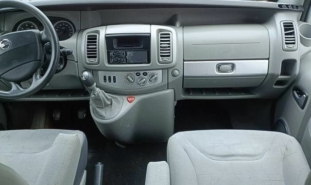 Серый Ниссан Примастар, объемом двигателя 2.5 л и пробегом 260 тыс. км за 6900 $, фото 12 на Automoto.ua