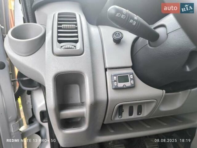 Серый Ниссан Примастар, объемом двигателя 2 л и пробегом 280 тыс. км за 11000 $, фото 11 на Automoto.ua