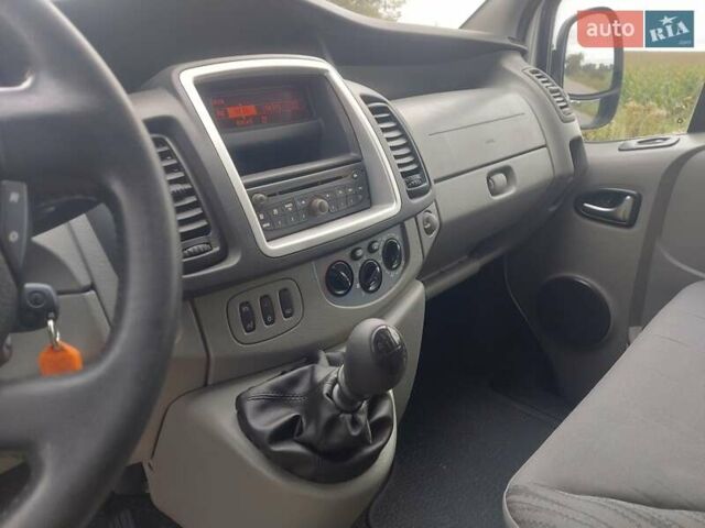 Сірий Ніссан Прімастар, об'ємом двигуна 2 л та пробігом 218 тис. км за 15300 $, фото 3 на Automoto.ua