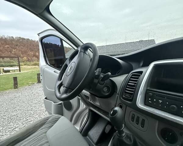 Ниссан Примастар 2013 в Ужгороде на Automoto.ua Серый Ниссан Примастар, объемом двигателя 2 л и пробегом 287 тыс. км за 14000 $, фото 7 на Automoto.ua