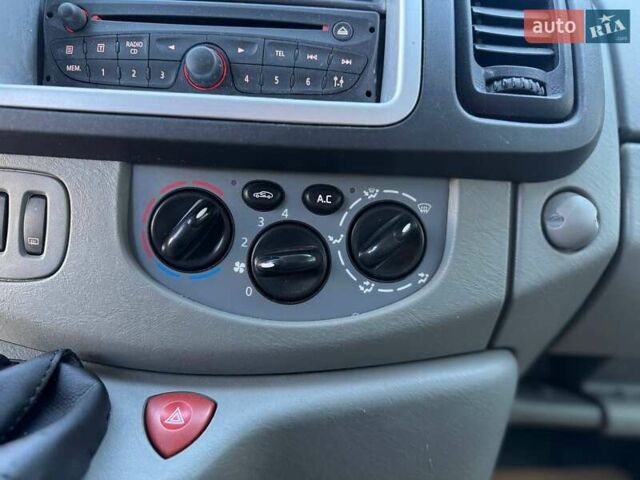 Сірий Ніссан Прімастар, об'ємом двигуна 2 л та пробігом 342 тис. км за 15300 $, фото 27 на Automoto.ua