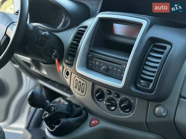 Сірий Ніссан Прімастар, об'ємом двигуна 2 л та пробігом 342 тис. км за 15300 $, фото 31 на Automoto.ua
