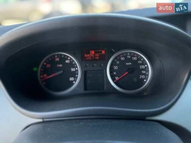 Сірий Ніссан Прімастар, об'ємом двигуна 2 л та пробігом 342 тис. км за 15300 $, фото 24 на Automoto.ua