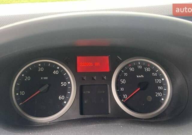 Серый Ниссан Примастар, объемом двигателя 2 л и пробегом 226 тыс. км за 16700 $, фото 13 на Automoto.ua