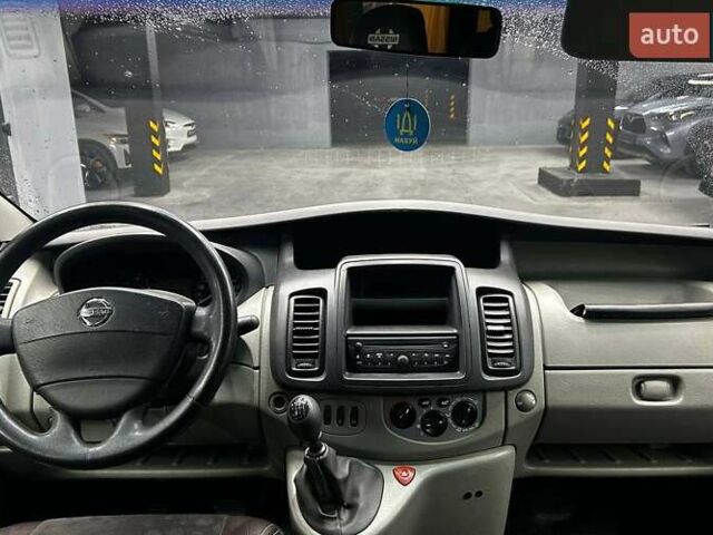Серый Ниссан Примастар, объемом двигателя 2 л и пробегом 215 тыс. км за 14000 $, фото 11 на Automoto.ua