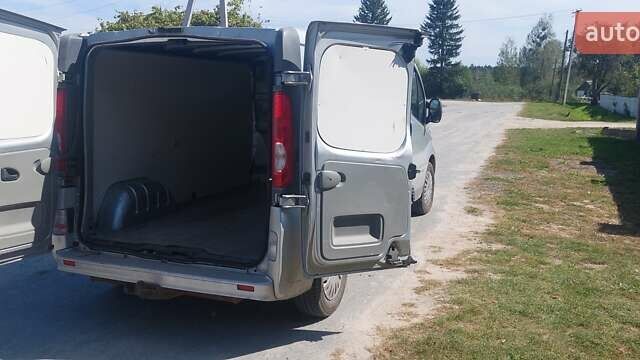 Сірий Ніссан Прімастар, об'ємом двигуна 2 л та пробігом 263 тис. км за 10000 $, фото 9 на Automoto.ua