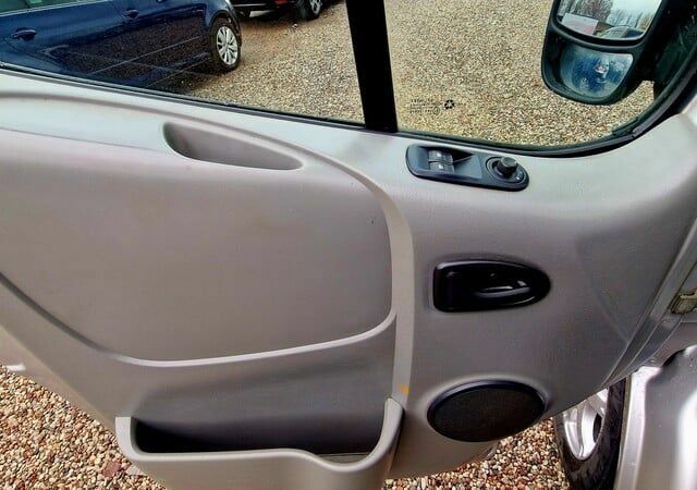 Сірий Ніссан Прімастар, об'ємом двигуна 2.5 л та пробігом 319 тис. км за 4300 $, фото 12 на Automoto.ua