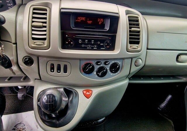 Сірий Ніссан Прімастар, об'ємом двигуна 2.5 л та пробігом 319 тис. км за 4300 $, фото 11 на Automoto.ua